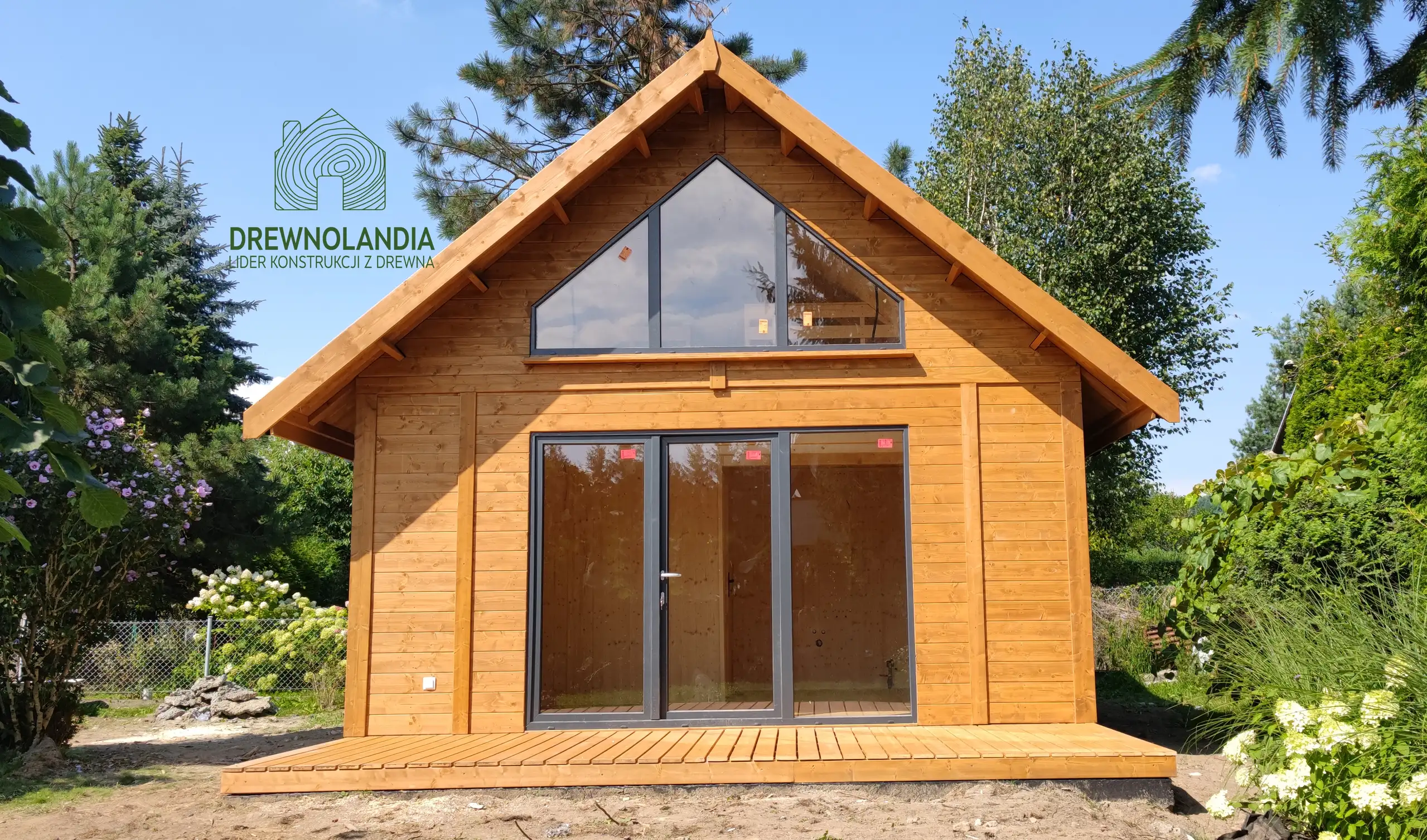 Nowoczesny drewniany domek z antresolą Adam IV 5,9m x 5,9m 