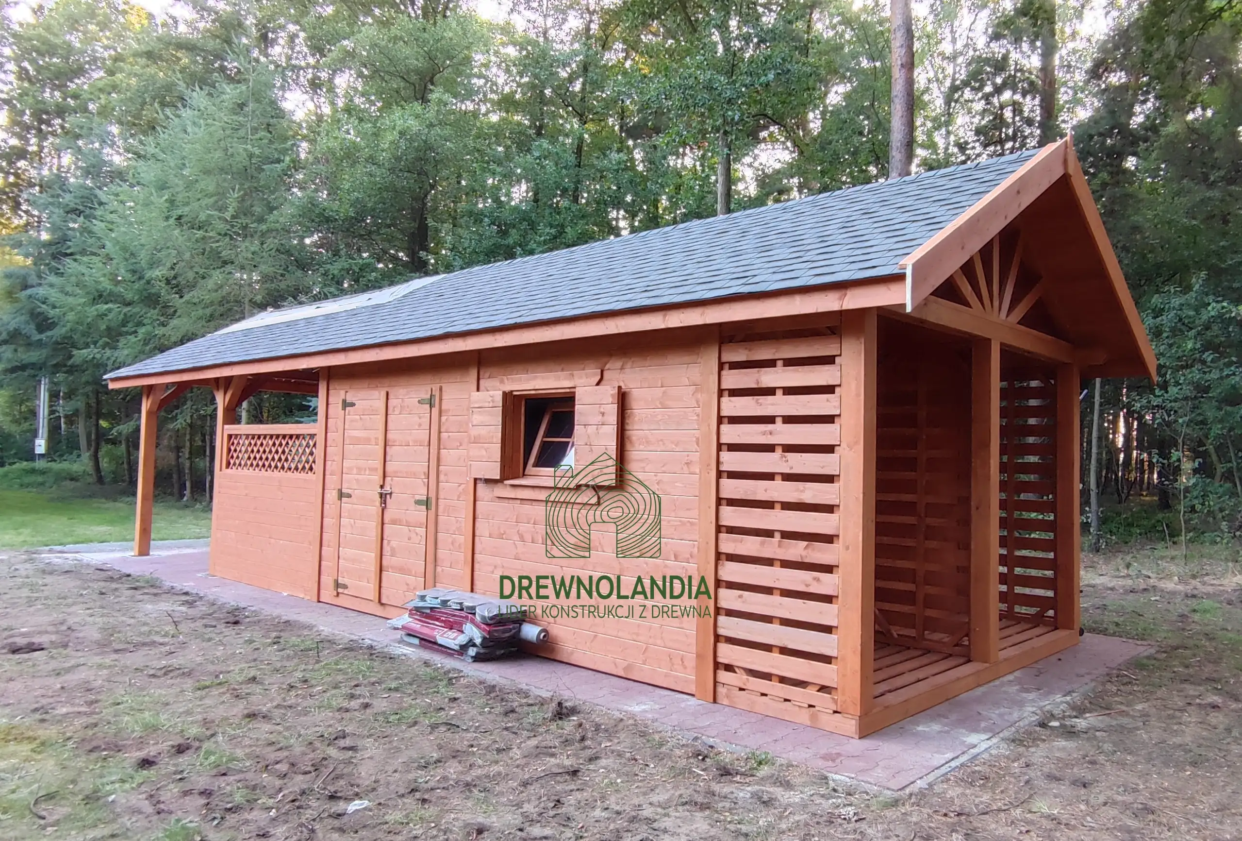 Wiata samochodowa Oliwia 11x3 – Kompaktowa ochrona z miejscem na przechowywanie