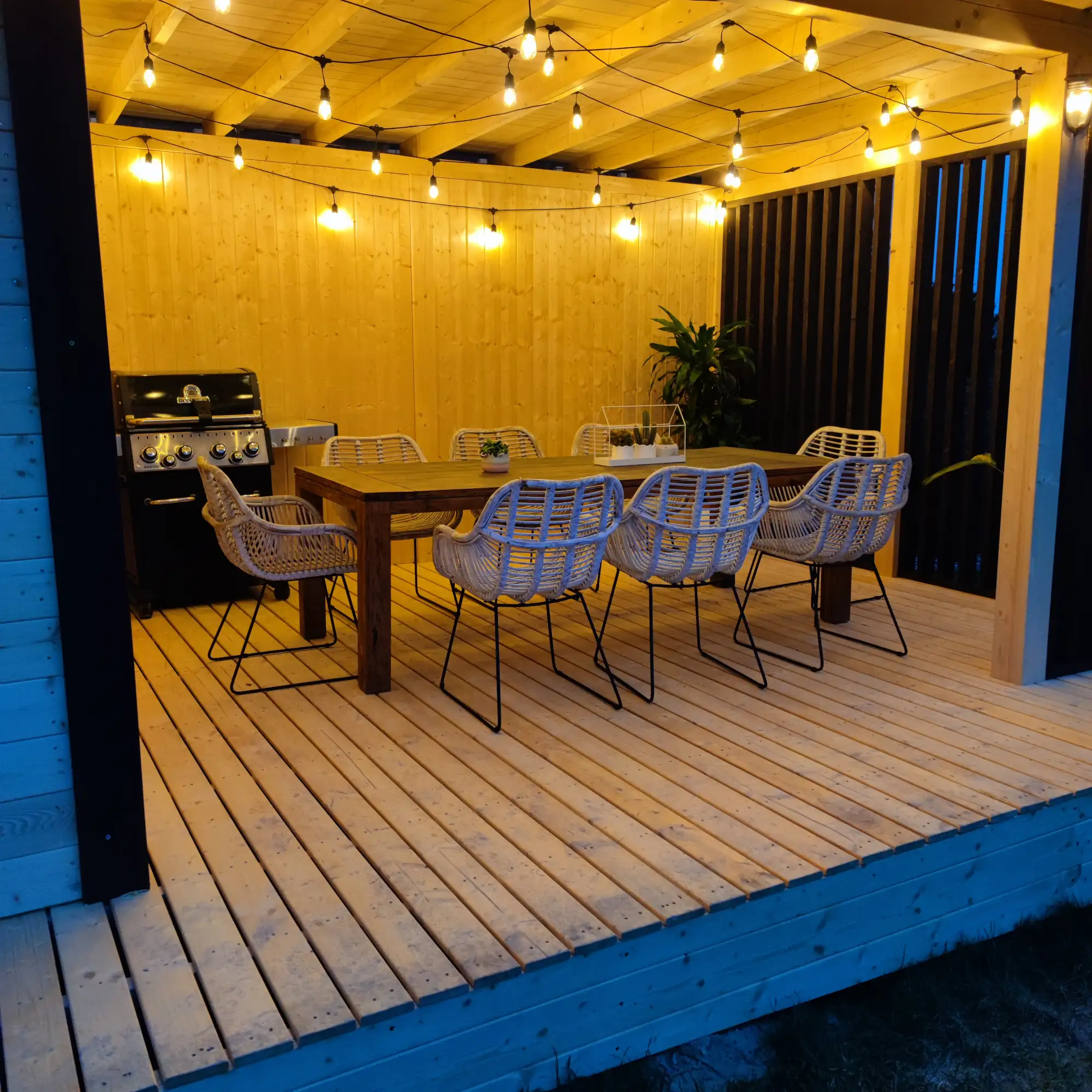 Domek narzędziowy Nataniel 8m x 3,5m z przestrzenią wypoczynkową