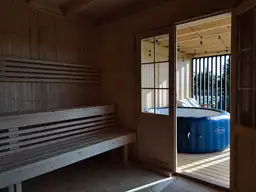 Sauna ogrodowa 8m x 3,5m z przestrzenią wypoczynkową - zdjęcie 6