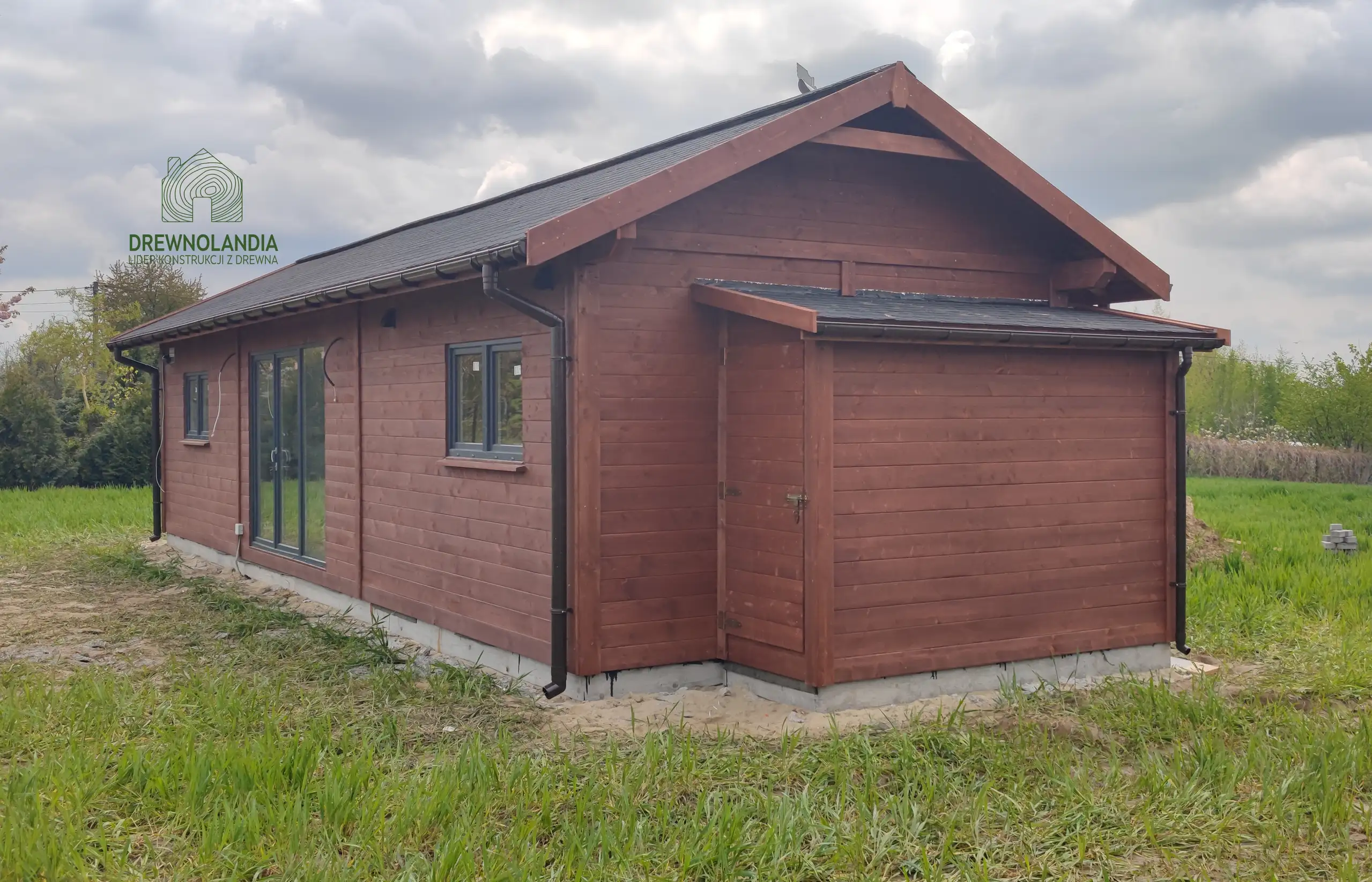 Drewniany domek rekreacyjny całoroczny CRK2 - 48 m²