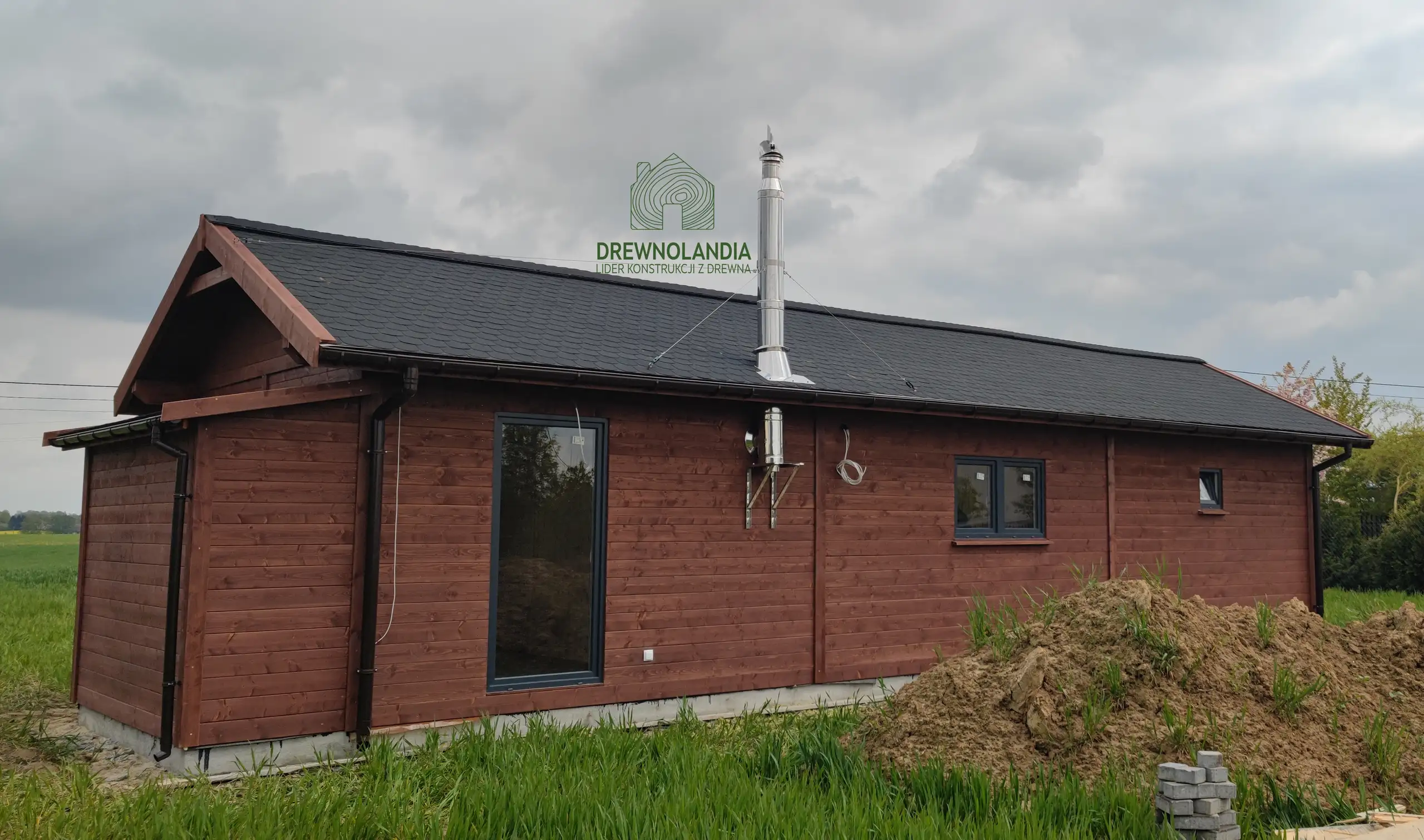 Drewniany domek rekreacyjny całoroczny CRK2 - 48 m²