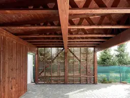 Drewniana wiata Laura 9x5m – Ochrona dla trzech pojazdów - zdjęcie 17