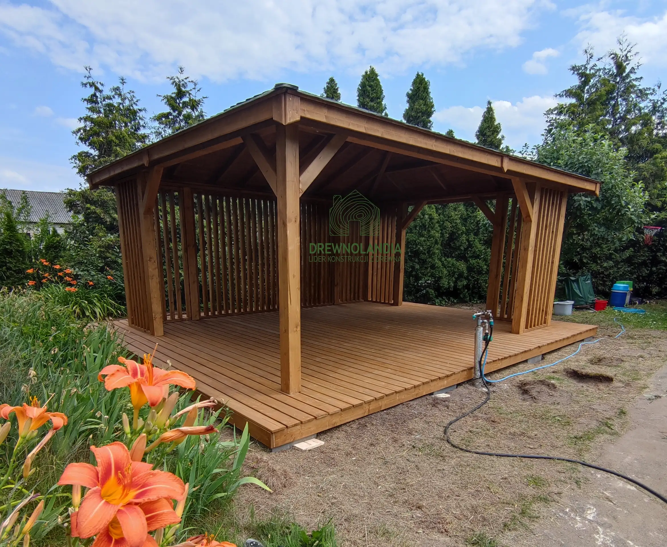 Altana Nela - 4m x 4m