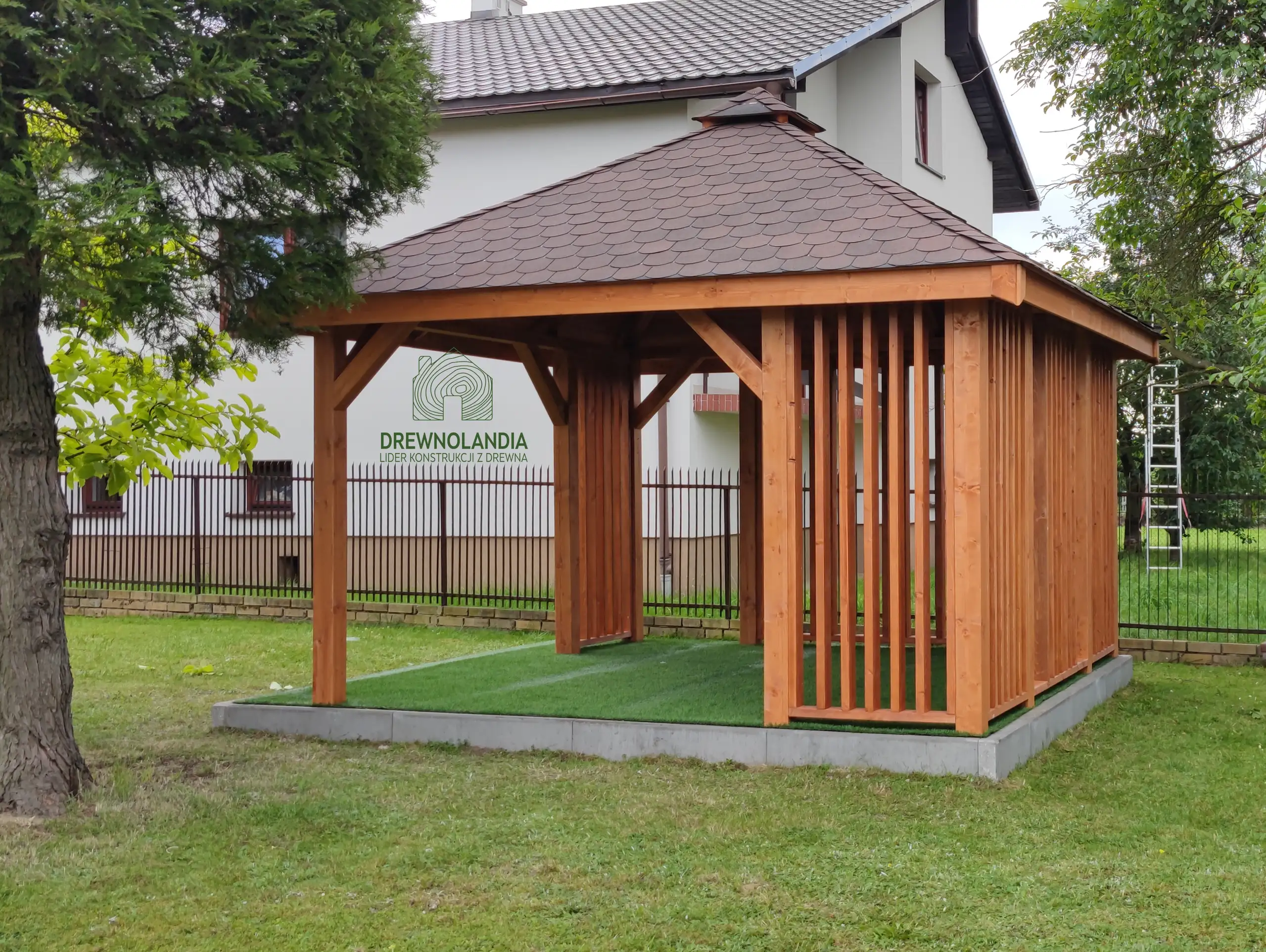 Altana Nela - 4m x 4m