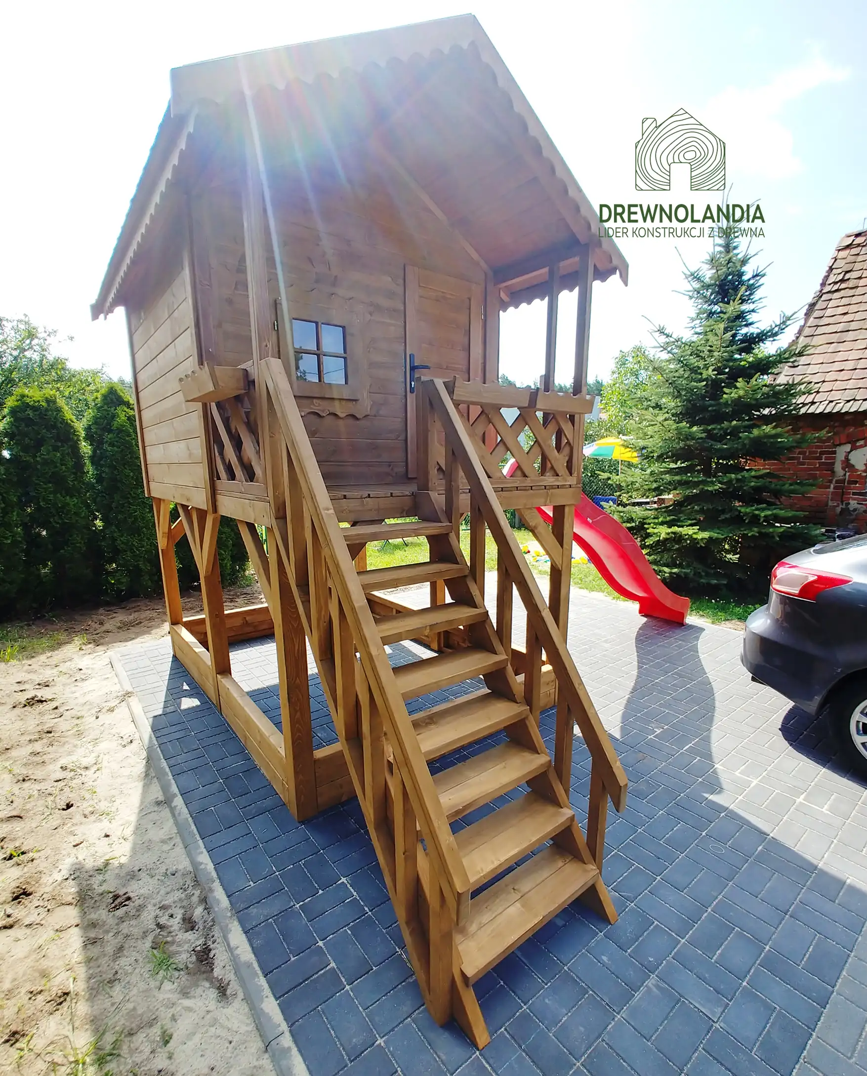 Domek dla dzieci Bolek - 2,8m x 2m z małym placem zabaw