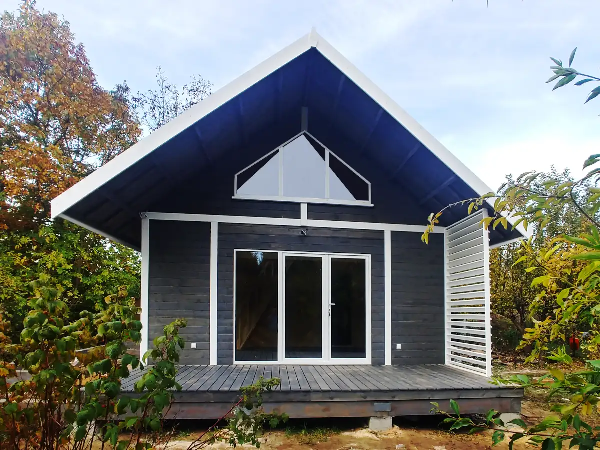 Nowoczesny drewniany domek z antresolą Adam IV 5,9m x 5,9m 