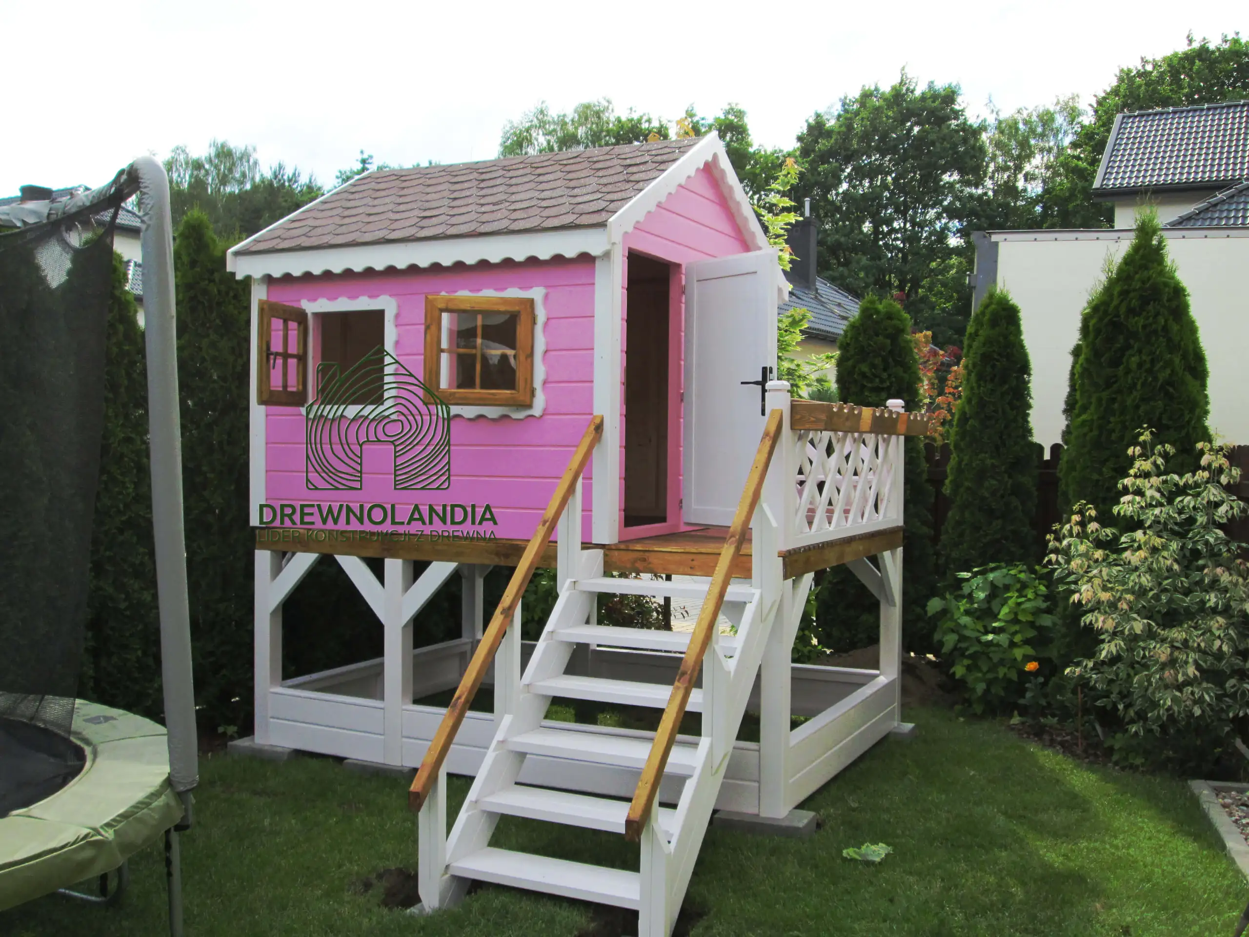 Domek dla dzieci Bolek - 2,8m x 2m z małym placem zabaw