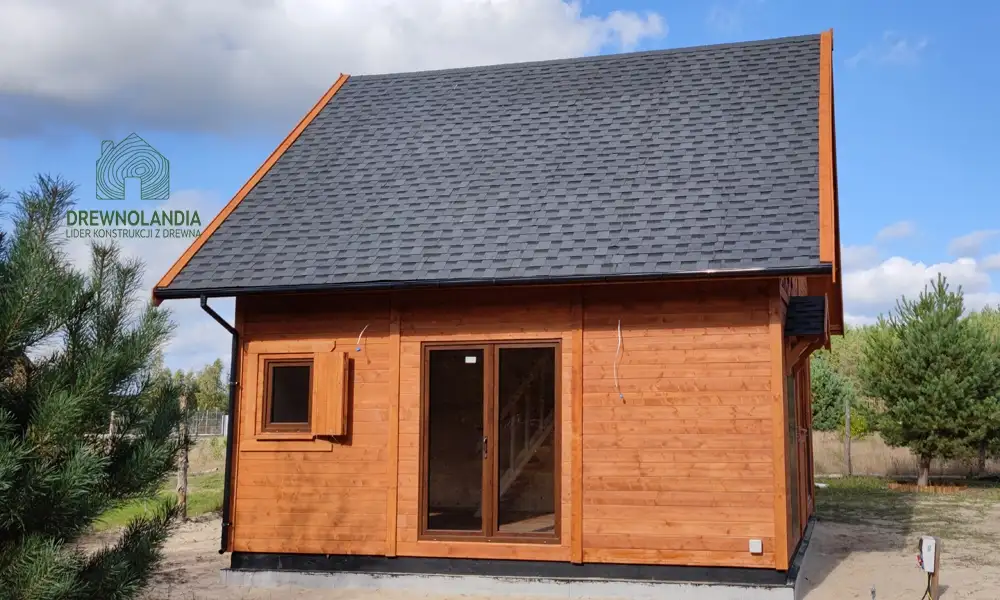 Wiktor V z oknami PCV - 5,9x5,9m