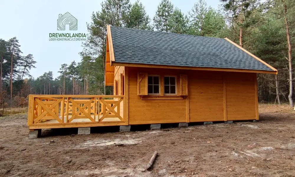 Domek z drewna Maciek II 5x5 + tars 5x3m