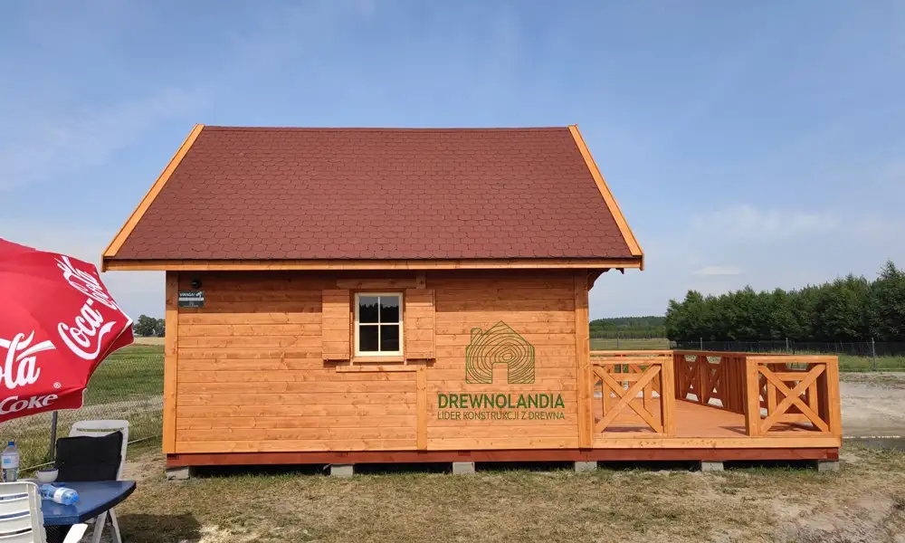 Domek z drewna Maciek II 5x5 + tars 5x3m