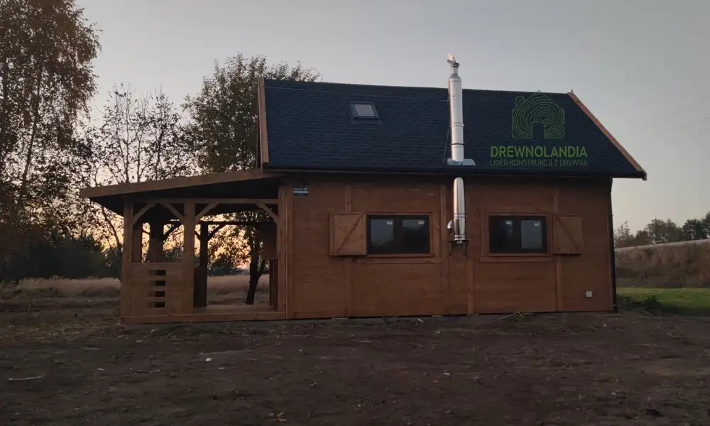 Domek drewniany Janusz 7m x 5m + taras 4,5m x 2m